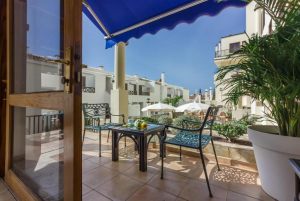 Klayman Olivina Aparthotel