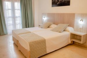 Klayman Olivina Aparthotel