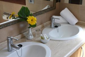 Beverly Hills Suites - Excel Hotels & Resorts